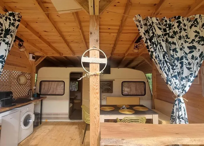 каравана амалтея Къмпинг *