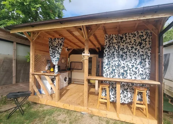 אתר קמפינג каравана амалтея סוזופול