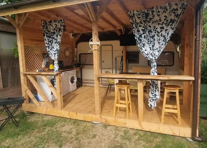 каравана амалтея אתר קמפינג